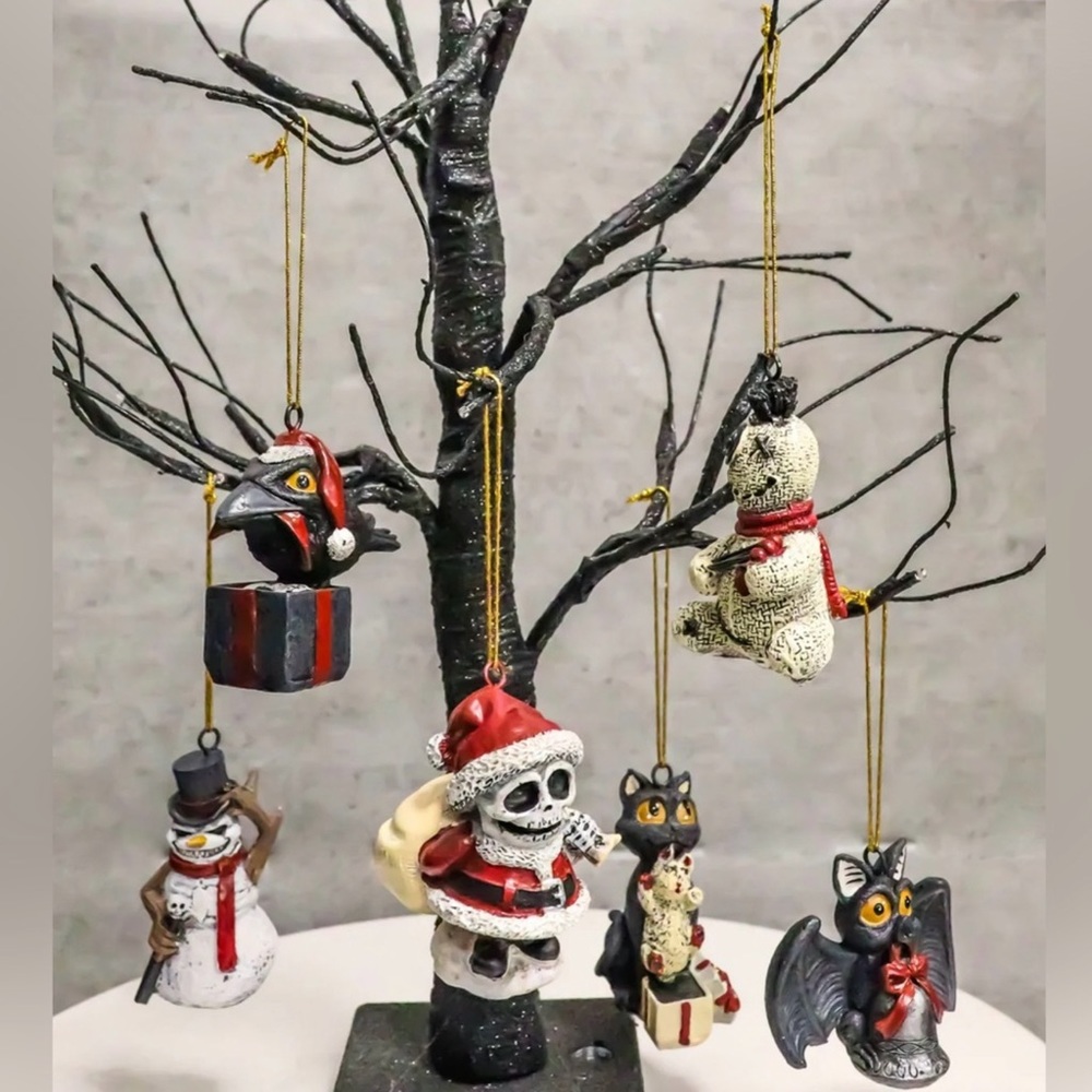 World of Wonders Scary Merry Christmas Halloween and Christmas Tree Orna…